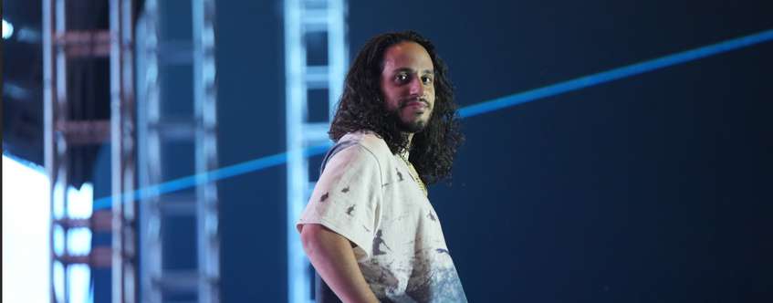 Russ live concert — performance view