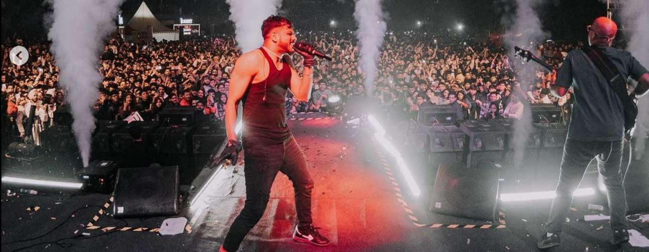 King performing in the original 2022 concert portfolio image